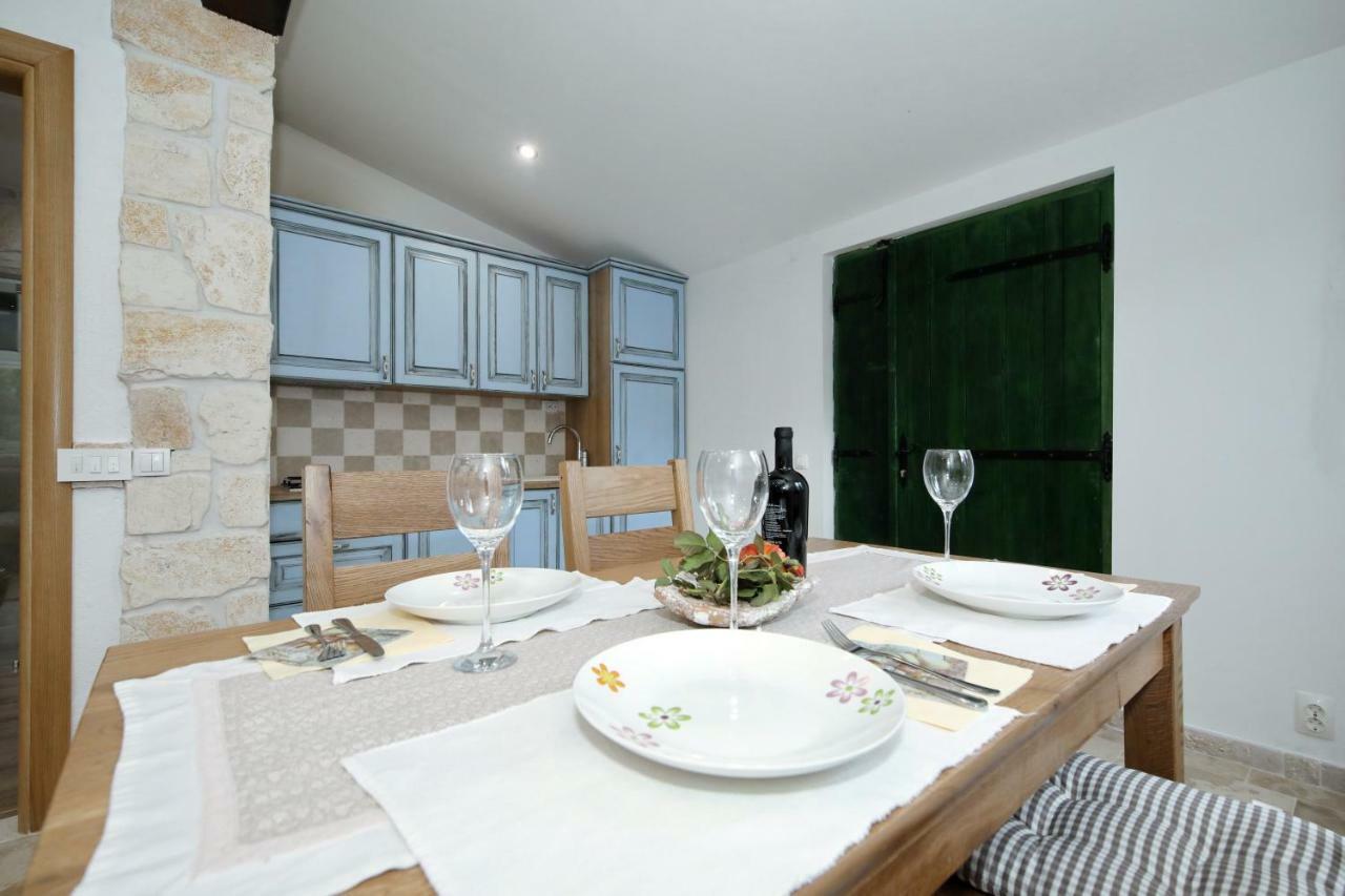 Holiday Home Petar Драге Екстериор снимка