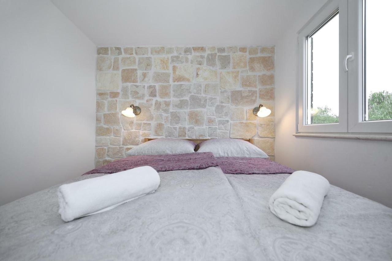 Holiday Home Petar Драге Екстериор снимка